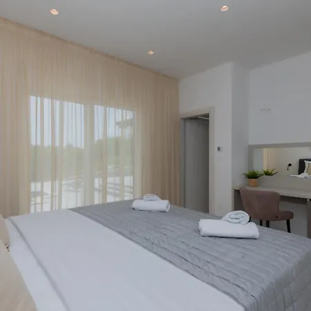 Villa Dalmatia Near Imotski And Makarska Grubine